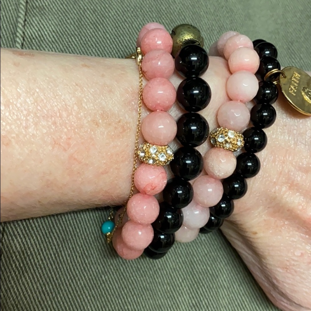 ✅2 Pink crystal beaded bracelets. Offers Welcomed. - Picture 12 of 14